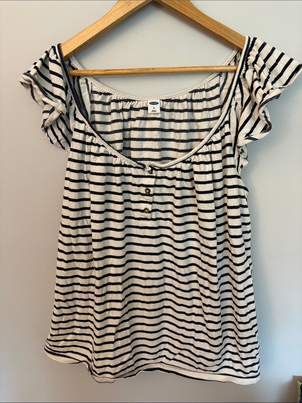 Old Navy Black & White Striped Scoop Neck Short Sleeve Tee